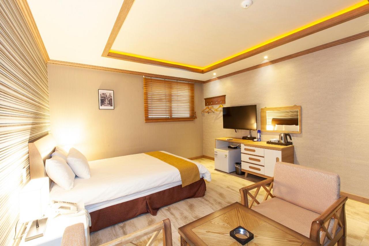 Sahara Hotel Jeju Esterno foto